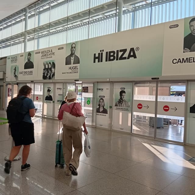 El DJ del duty free explica millor que ningú què està passant a l'aeroport d'Eivissa