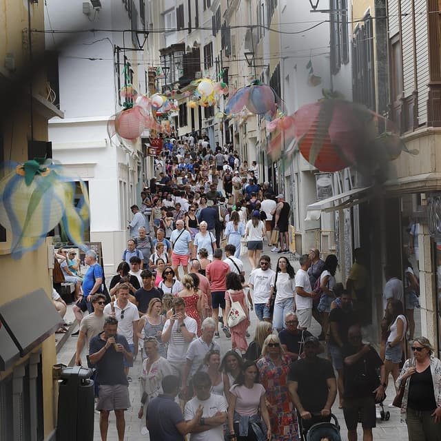 Menorca, l’illa que es resisteix a ser com les altres
