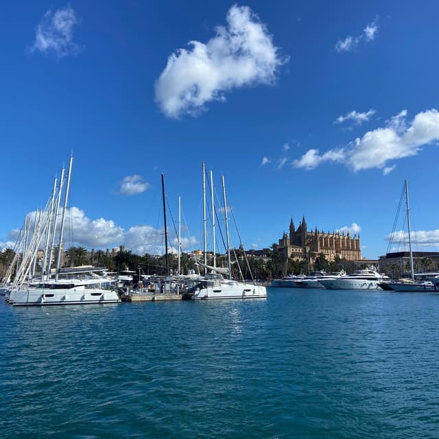 Del raval de mar al far de Portopí: una ruta pel patrimoni marítim de Palma