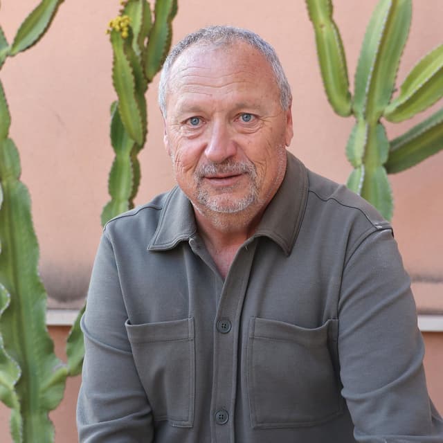 "Un professor va agafar un alumne i el va tirar per la finestra"